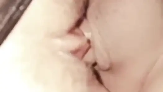 Ebeveynlerimiz uzaktayken üvey kız kardeşimle iyi bir sikiş. Riskli seks.