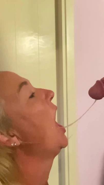 Грязный минет и сперма на лице со Sluttyshanna