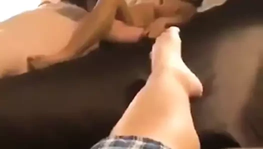 cuck boşalan süre izlerken karısı alma yaladı