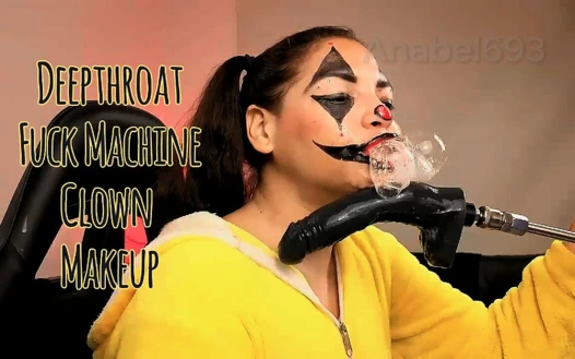 Yaramaz palyaço lanet makinesiyle boğazını sikiyor