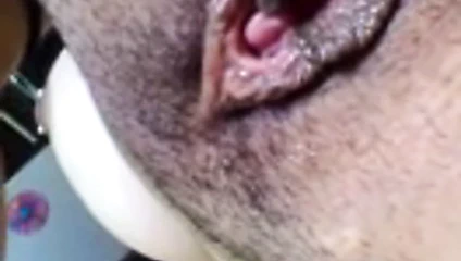 Tombul latin sürtük