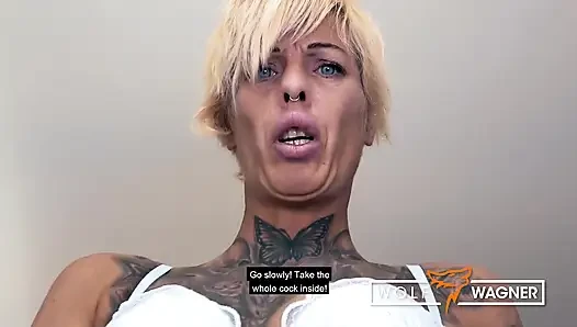 Ateşli yaraksız orta yaşlı seksi kadın Vicky Hundt'ı sikmek kolay! WOlf Wagner