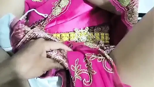 Cherry im thai-kleid