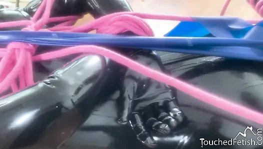 Touchedfetish - lastik ve lateks fetiş çift - sert ve sert bdsm - şaplak ve gırtlağına kadar