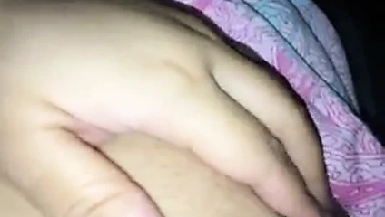 meme uçları oynuyor