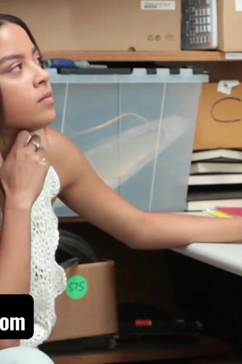 Seksi genç dolandırıcılar kanundan kaçamıyor