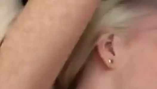 Annabelle, seksi İngiliz orta yaşlı seksi sürtük