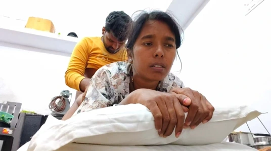 Üvey kız kardeşim ve amcam seks filmleri - Hintli desi köylü yenge ateşli tam xxx film Hintçe.