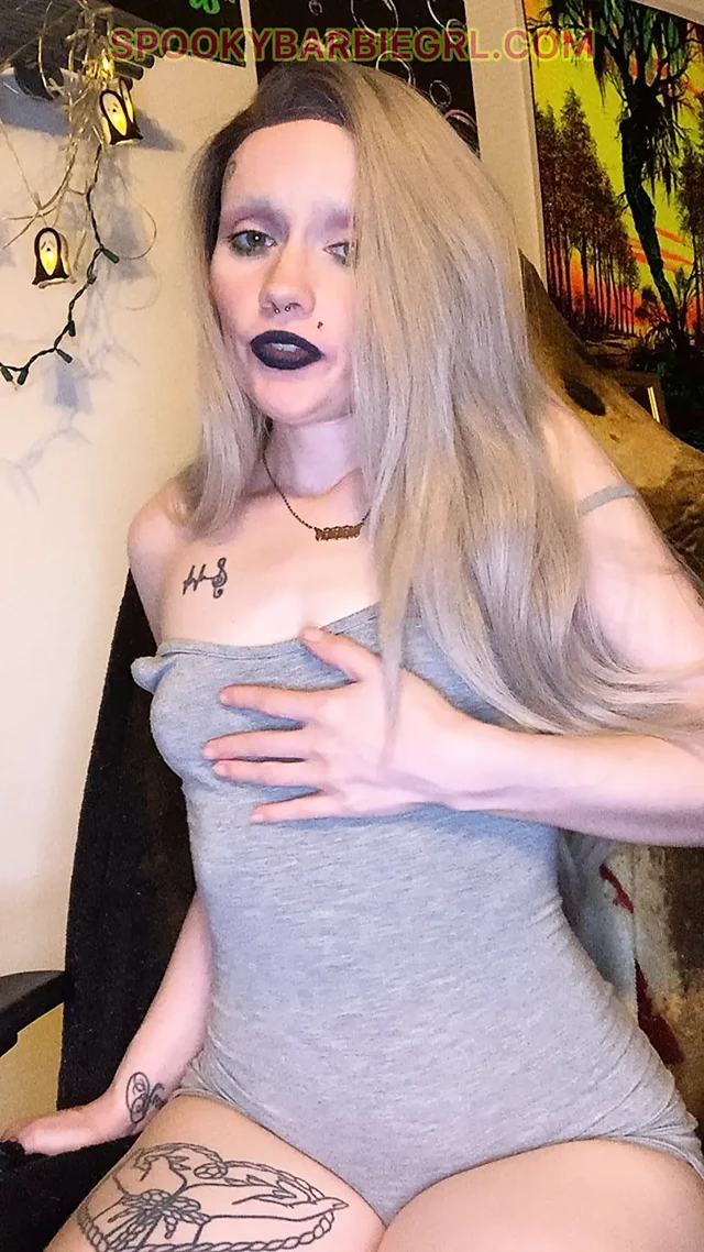 SPOOKYBARBIEGRL GOTH HOMEWRECK JOI - KÜÇÜK MEMELER DAHA IYI