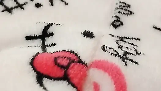 18 yaşındaki kız şeftalisini sikiyor