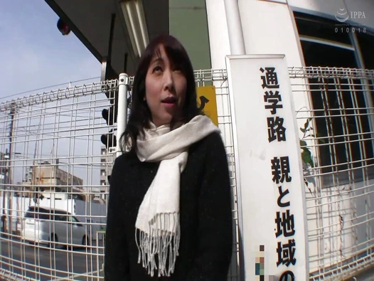 H053g01 on yıldan fazla sekssiz öğeleri ile iyi bir evli kadın.