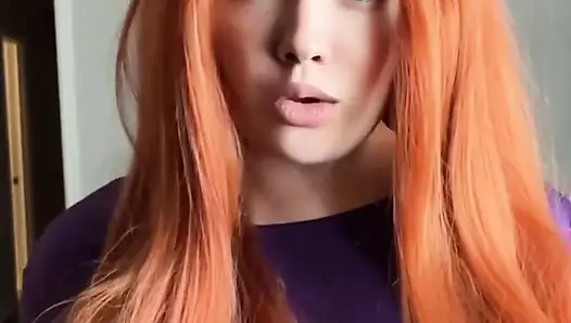Daphne senin için güzel amcığını sikiyor