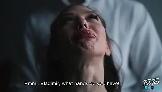 Muhteşem esmer masörü tarafından sikiliyor - laura rol yapma