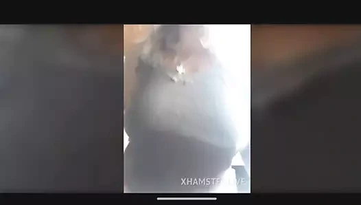 En lezzetli olgun büyük göt, büyük göğüsler ve lezzetli kedi