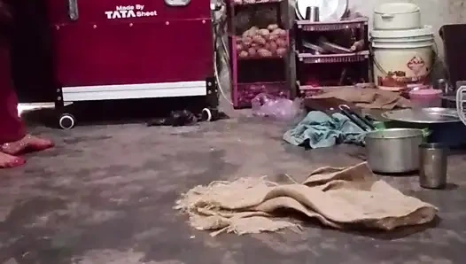 Gerçek kayınbiraderi ile gizli seks hintçe ses kaydı desi yenge dewar