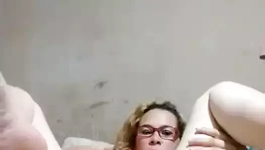 Muhteşem mastürbasyon arasında sarışın