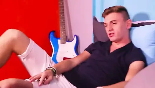 Onun sıkı kıçını becermeme izin ver