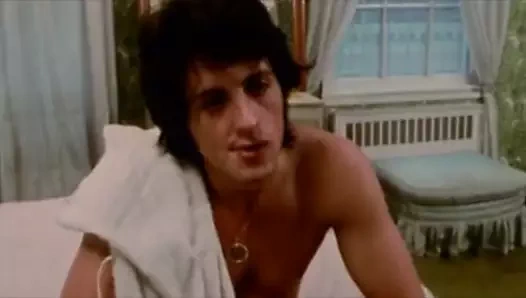 Genç stallone (yavaş hareketle)