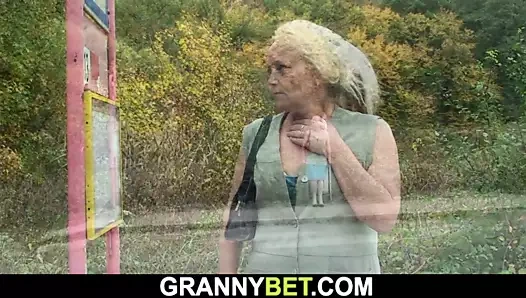 eski kaltak alır aldı ve fucked