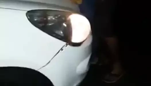 Car me randi koi chudai