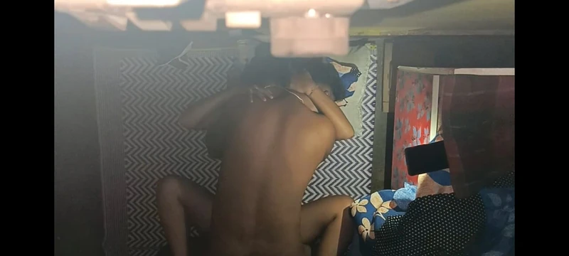 Genç kız arkadaşla sert seks