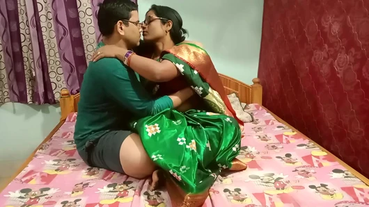 Indian Desi Bhabhi Hot Sex in Saree Creampie Pussy Indian Sex on Xhamster 2024