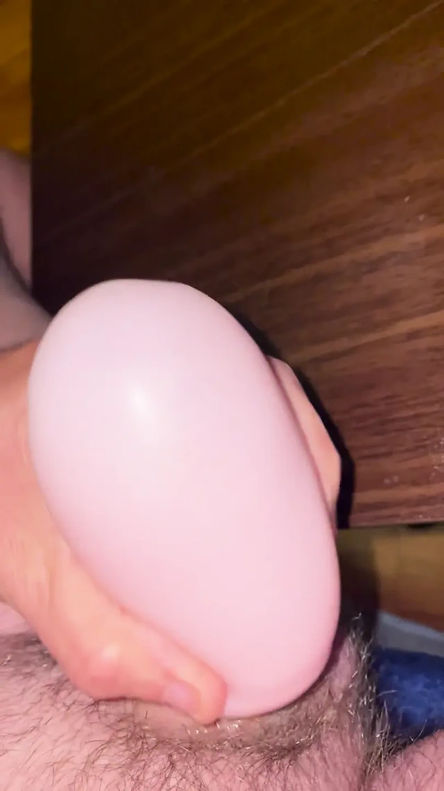 Yarak kılıfı/yumurta dölümü boşaltıyor