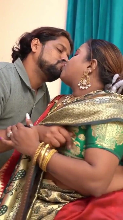 "Kocası yeni evli evli kadını yakaladı! Sert romantik seks"