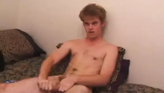 Tre kemiği etini yener