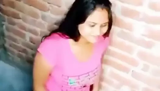 Büyük göğüsler Hint bhabi