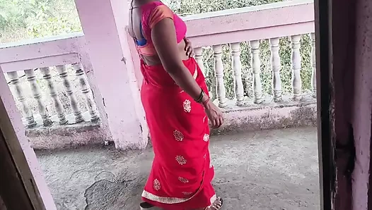 Desi bhabhi ko rat ke andhare se Ghar pr lake choda