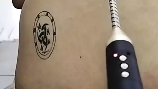 Ustam beni aşağılıyor ve kaltak olmam için beni cezalandırıyor