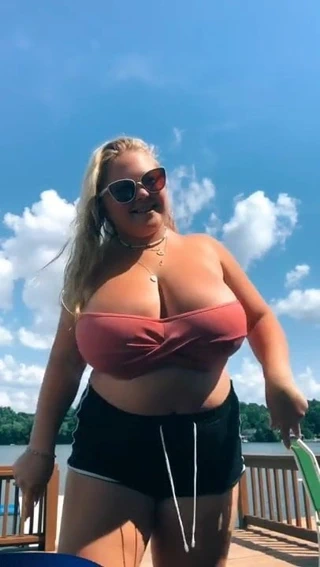 ambar büyük göğüsler -01