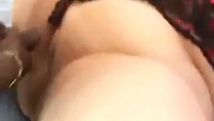 Tombul kız siyah gitti.