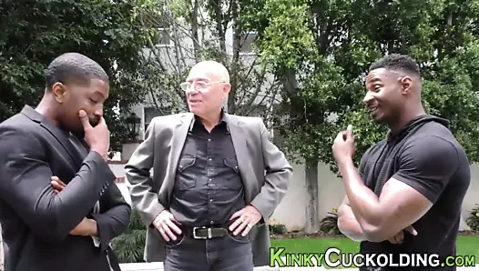 Milf boynuzlamak içinde ırklararası Üç yollu