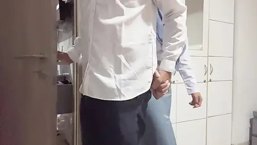 Bir öğrenciyle ilişkisi olan bir öğretmen