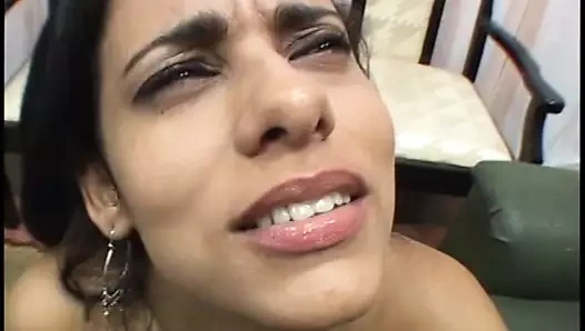 İspanyol sürtük camdan tüm delikler becerdin ve içecekler boşalmak alır