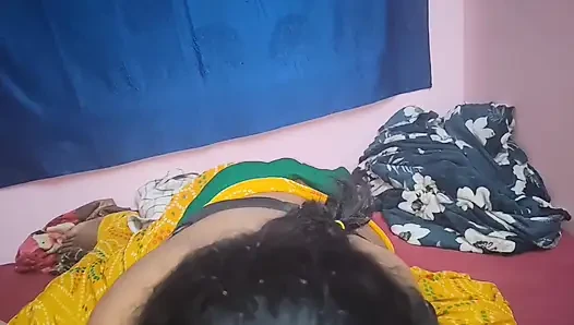 Aunty mai to bas Flat dekhne aaya tha, aap chuchi kyu dikha rahi hain