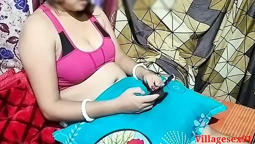 Ganyo ki boudi ko telefon chalane ki time uski devar ne choda