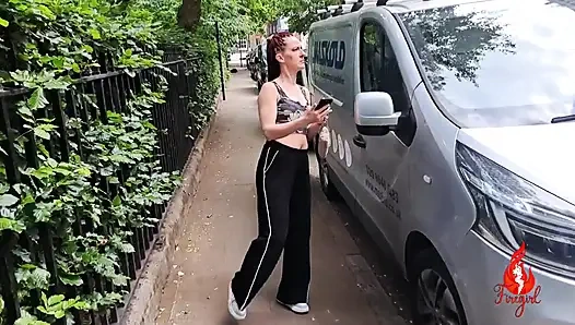 Polonyalı sürtük Londra'da yabancıyı baştan çıkarıyor