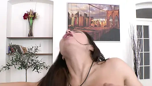 Crystal Rush: Omar Galanti tarafından sert şekilde götüye sikilmiş sınırsız bir güzellik