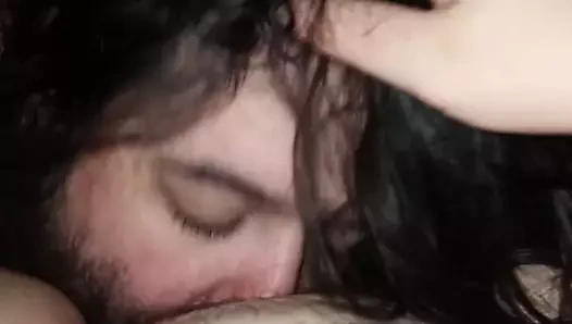 Arkadaşının amını yiyor