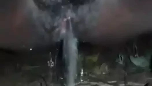 Sri Lankalı kadın işiyor