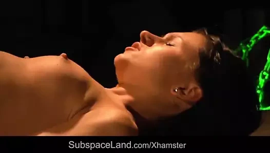 Göt takılı köle cumshot yutmak sonra esaret sert oral seks