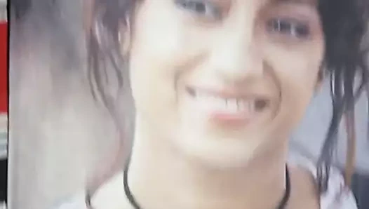 Trisha'nın yüzüne boşalıyor