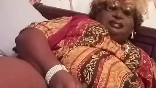 kadın maske sissy masturbasyon (bbw)