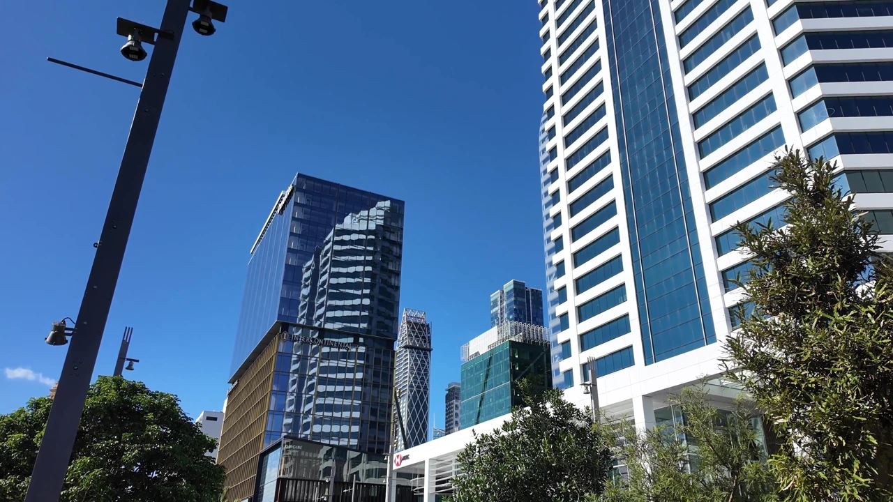 Auckland CBD And A Dildo Fuck In The Shower