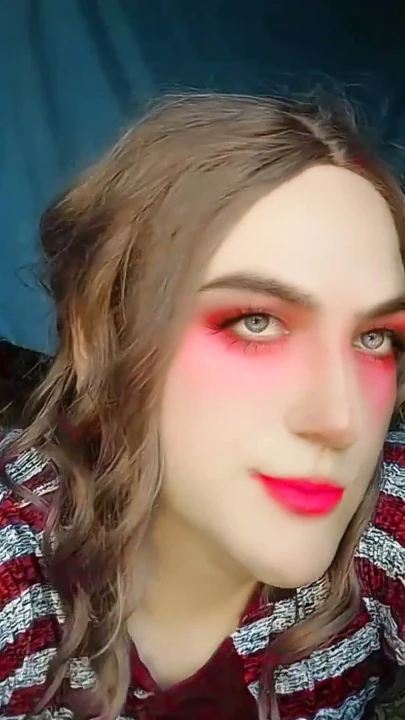 Sevimli büyük götlü güzel göt deliği büyük götlü transeksüel ladyboy travesti kadın kılıklı kadın kılıklı | Klip 1