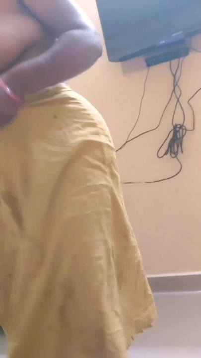 Hintli tamil iri güzel evli kadın maya seks sonrası çıplak banyo yıkama! Indianhotwifex