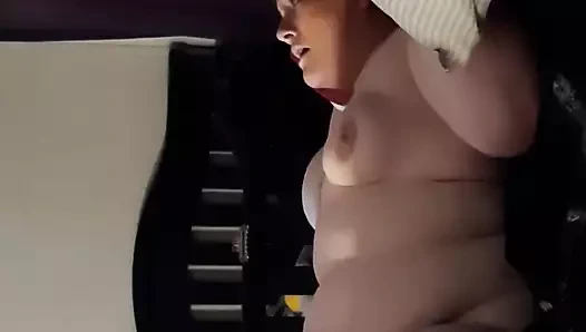 Büyük götlü orta yaşlı seksi kadın